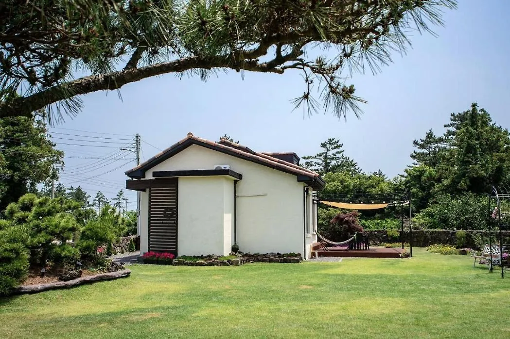 Hyeopjae Seaside & Forest Jeju Ferienhaus